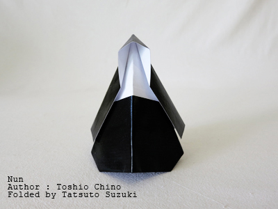 Photo Origami Nuns, Author : Toshio Chino, Folded by Tatsuto Suzuki